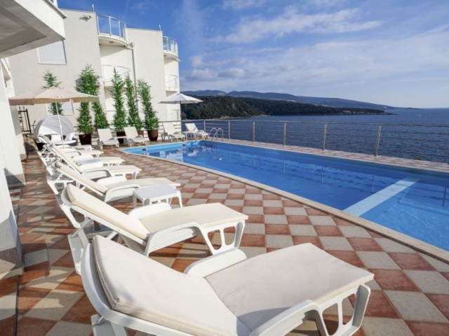 Waterfront villas with swimming pools, Dobre Vode, Bar