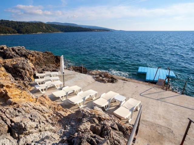 Waterfront villas with swimming pools, Dobre Vode, Bar