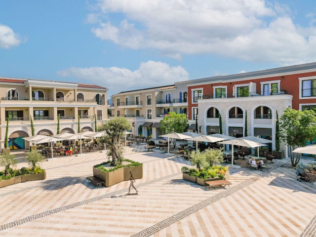 Two-bedroom apartment for sale in Centrale, Lustica Bay
