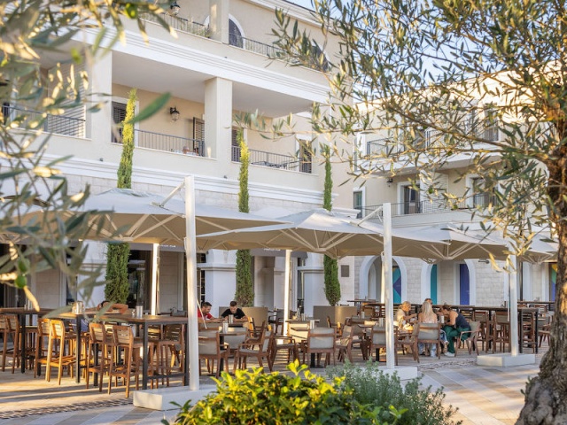 Two-bedroom apartment for sale in Centrale, Lustica Bay