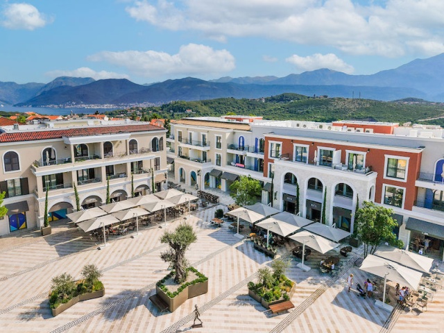 Two-bedroom apartment for sale in Centrale, Lustica Bay