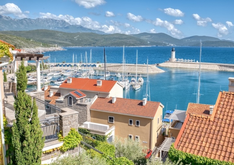 Premium one-bedroom apartment in Lustica Bay