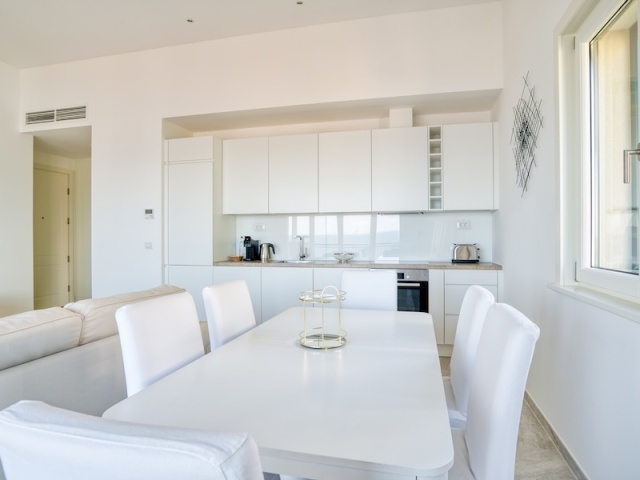 Premium one-bedroom apartment in Lustica Bay