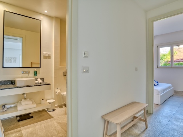 Premium one-bedroom apartment in Lustica Bay