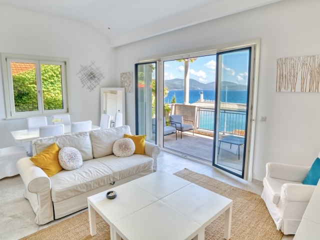 Premium one-bedroom apartment in Lustica Bay