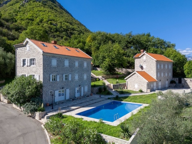 Palazzo Jerovitsa – историческая каменная усадьба с панорамным видом на залив