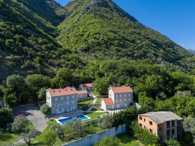 Palazzo Jerovitsa – историческая каменная усадьба с панорамным видом на залив