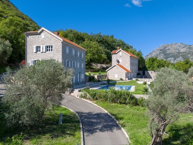 Palazzo Jerovitsa – историческая каменная усадьба с панорамным видом на залив