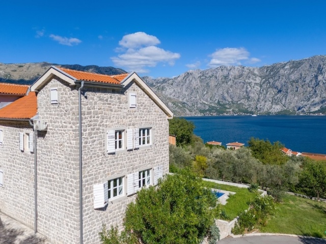 Palazzo Jerovitsa – историческая каменная усадьба с панорамным видом на залив
