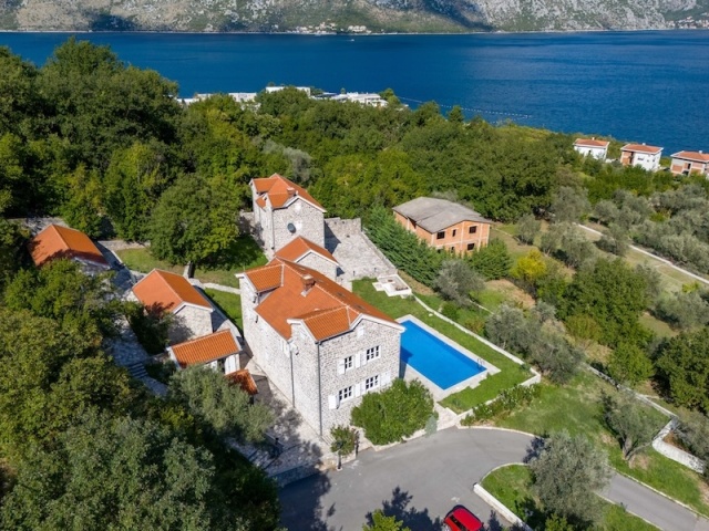 Palazzo Jerovitsa – историческая каменная усадьба с панорамным видом на залив