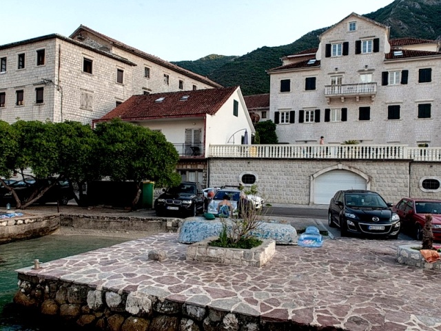 Šarmantan jednosoban stan u historijskoj kamenoj rezidenciji sa panoramskim pogledom na more