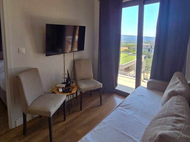 Apartment with a pool in Kavač