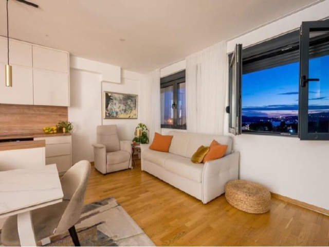 Eine gemütliche Wohnung in Tivat steht zum Verkauf
